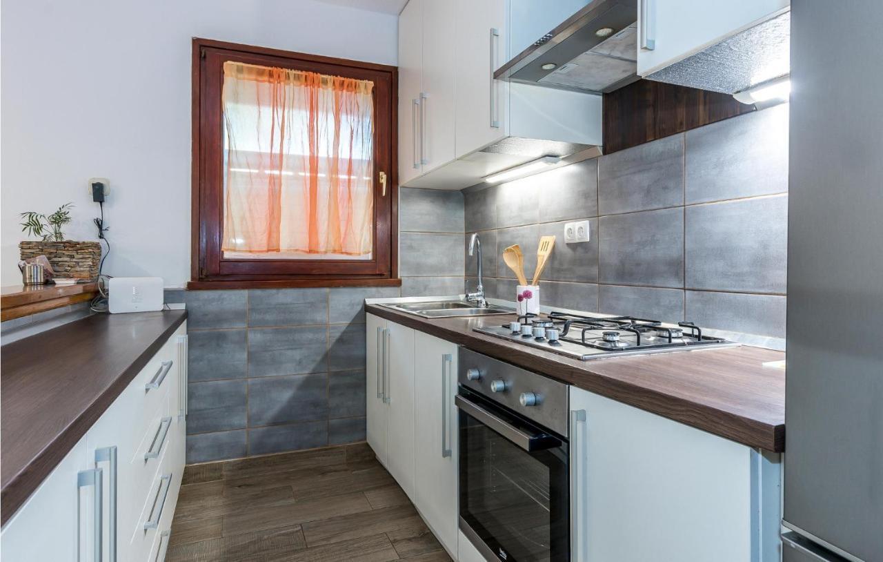 Nice Home In Jezera With Wifi Ngoại thất bức ảnh