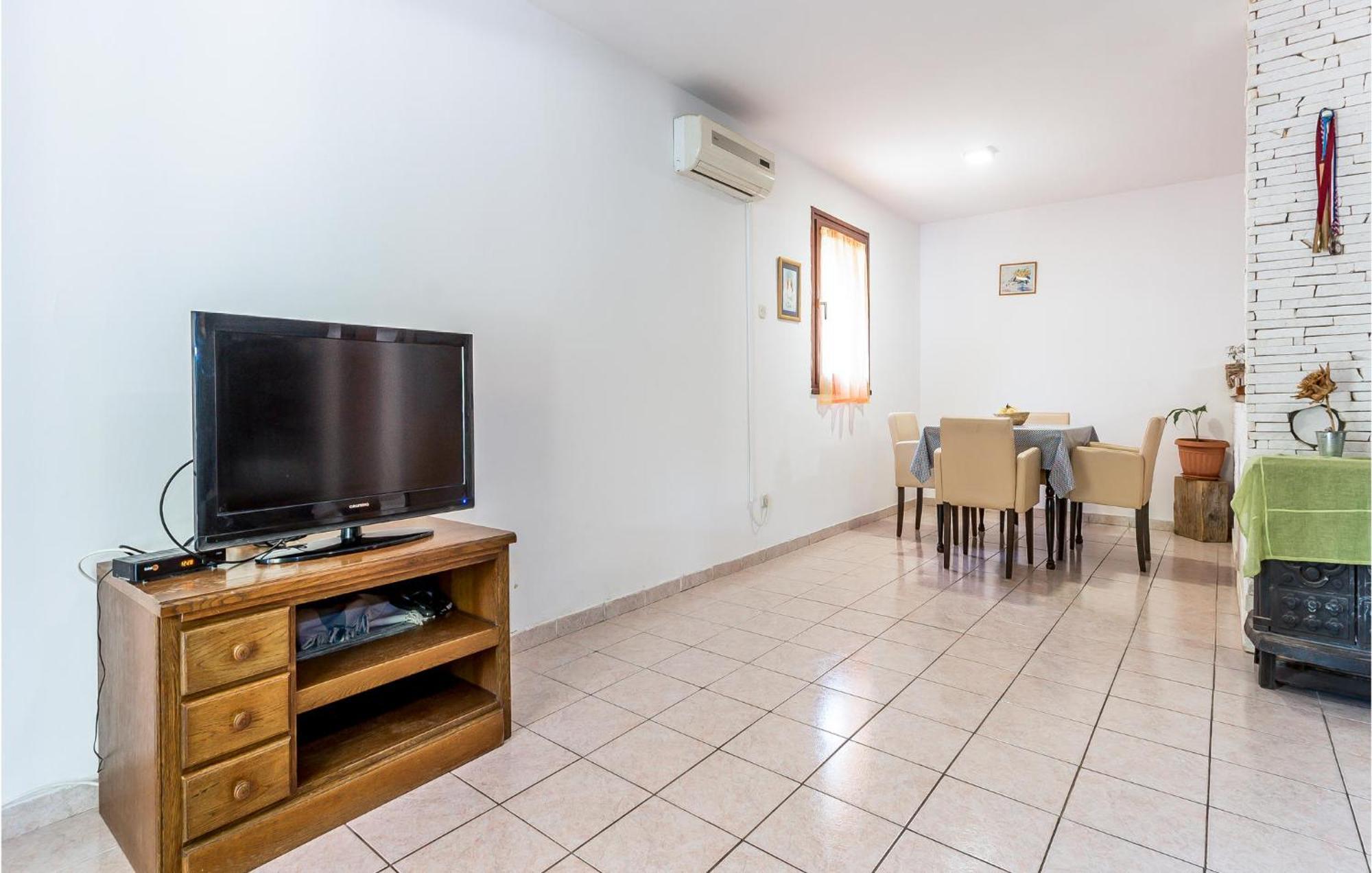 Nice Home In Jezera With Wifi Ngoại thất bức ảnh